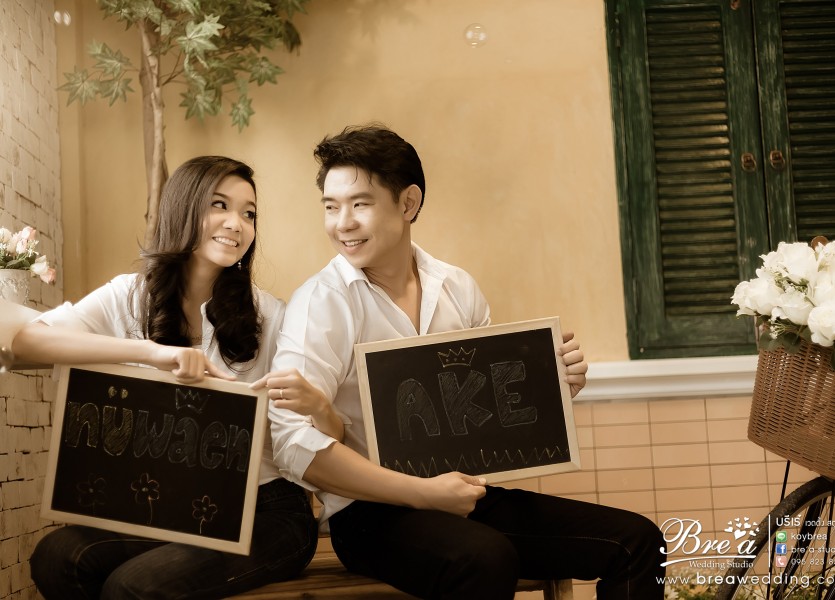 ถ่ายรูปแต่งงานในสตูดิโอ บรีเร่ เวดดิ้ง บางบัวทอง นนทบุรี โดมินิค Dominic studio