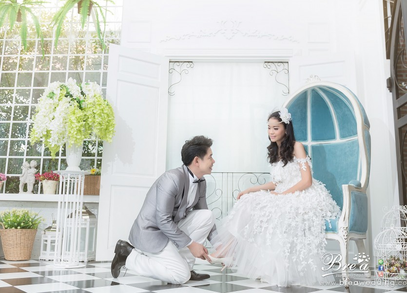 ถ่ายรูปแต่งงานในสตูดิโอ บรีเร่ เวดดิ้ง บางบัวทอง นนทบุรี โดมินิค