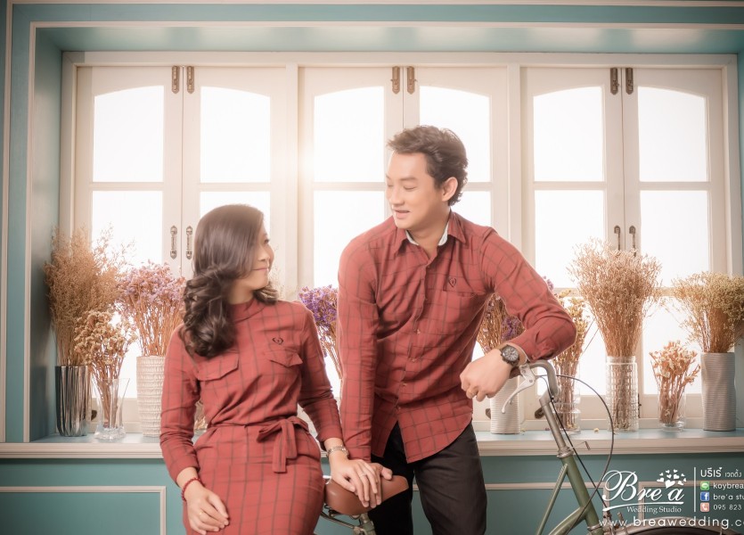 ถ่ายรูปแต่งงาน ในสตูดิโอ ถ่ายรูป อินดอร์ ชุดไทย ชุดแต่งงาน นนทบุรี บางบัวทอง