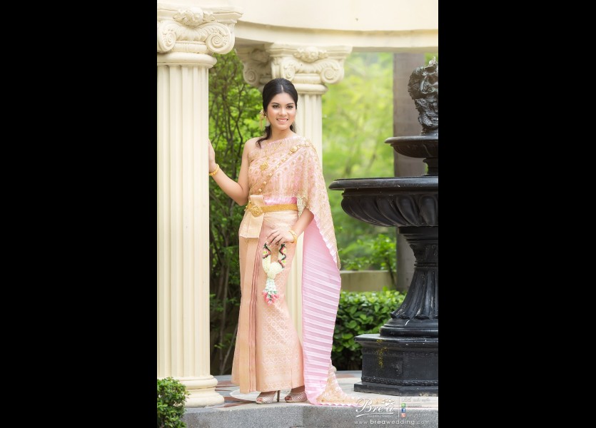 พรีเวดดิ้ง . ชุดแต่งงาน . ชุดไทยแต่งงาน . ร้านเวดดิ้ง . ถ่ายรูปแต่งงาน .Prewedding .ฌ็องเซลิเซ่