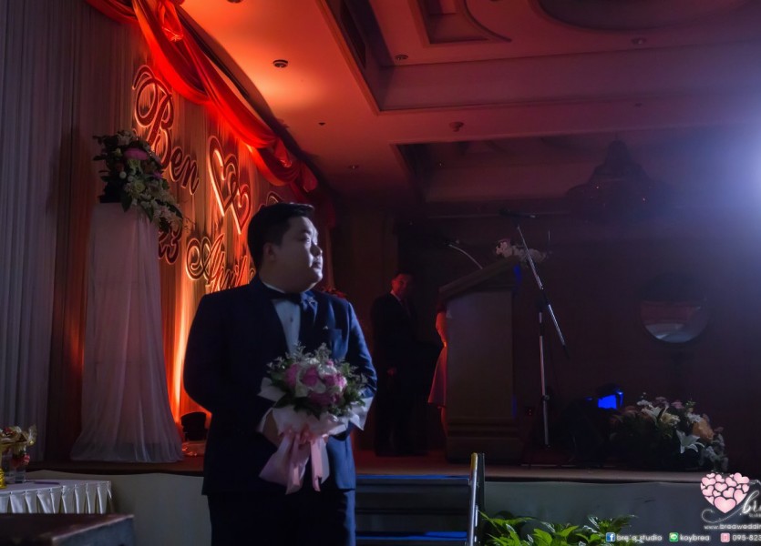 โรงแรมมณเฑียรริเวอร์ไซด์กรุงเทพ  ชุดแต่งงาน 074 ถ่ายภาพ